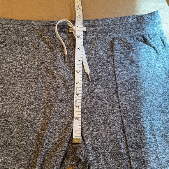 Vuori Gray Women’s Track Pants - Picture 9 of 11